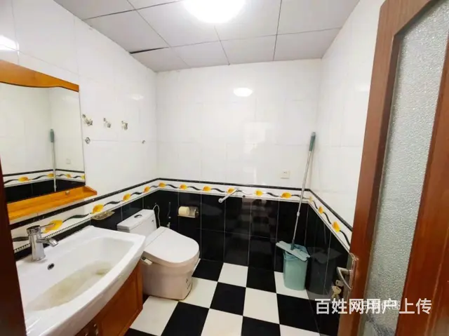 市区皇冠的别墅房源真少。此套新出的联排别墅。上下四层带车库 - 图片 4