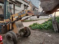 正常使用15铲车