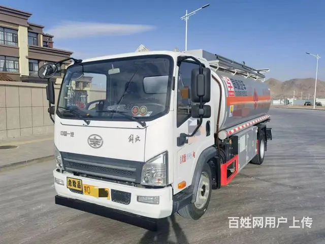 低价转让21年赤峰户5吨油罐车手续齐全 - 图片 1