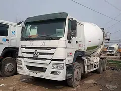 低价出售二手豪沃搅拌车 大14方后八轮国五凌宇上装
