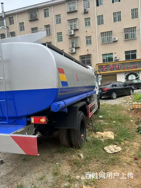 10吨二手油罐车 - 图片 4