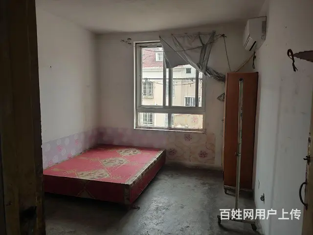 莲花三区中户次卧出租750每个月 - 图片 1