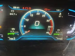 四米二箱式货车带液压尾板车 厢高2.3X宽2.3