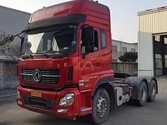 东风天龙 半挂车 平板式 国5