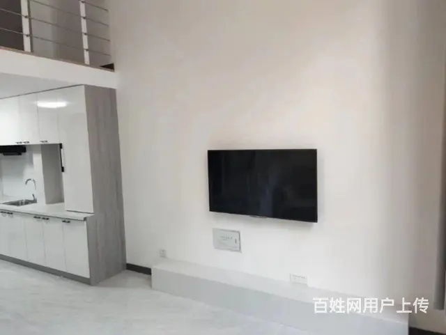中心医院附近，东方银座7楼70平1室1厅，包取暖物业电梯，精 - 图片 3