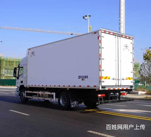 上汽红岩6.8米冷藏车多少钱 厂家包上牌可定制分期 - 图片 7