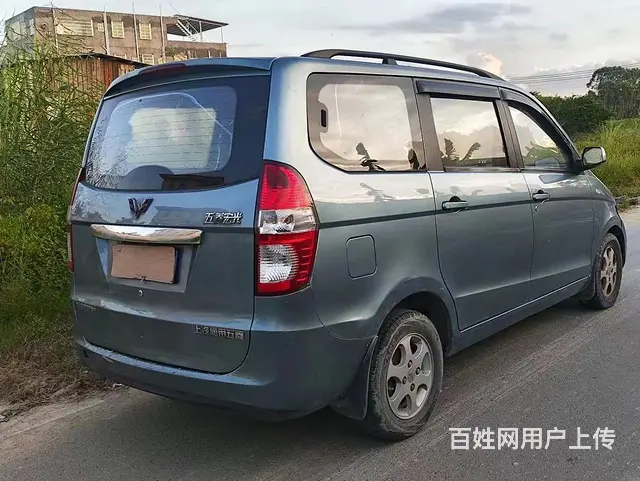 五菱宏光面包车7座 - 图片 5