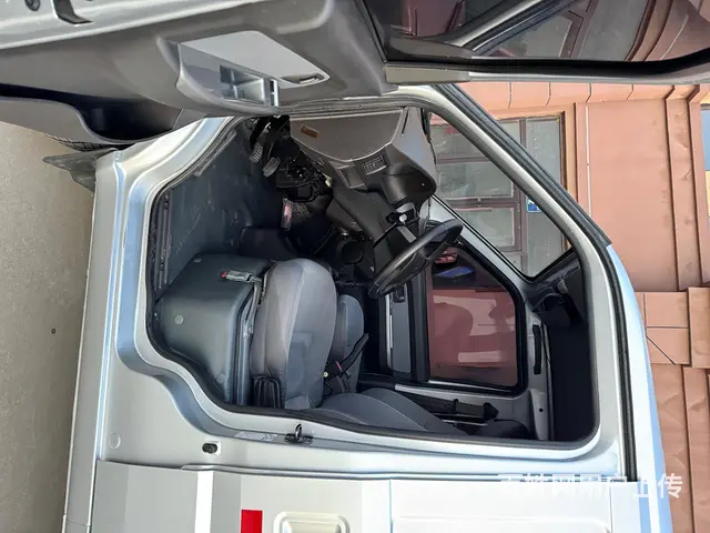 24年荣光加长版，两坐封闭货车，空调主力电动门窗1 - 图片 5