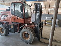 3.5吨越野叉车