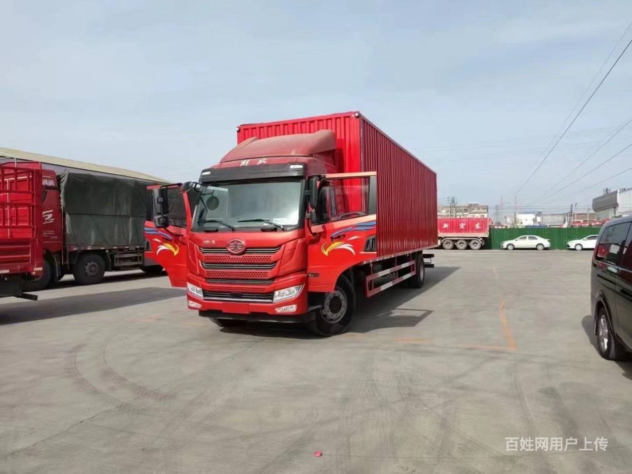 解放龙v6.8米厢式货车180马力低价出售