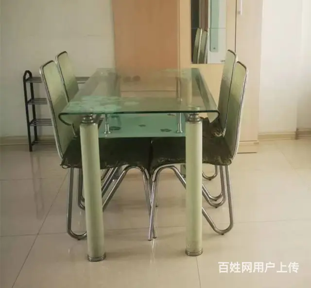 出售二手餐桌椅一套，一桌四椅 - 图片