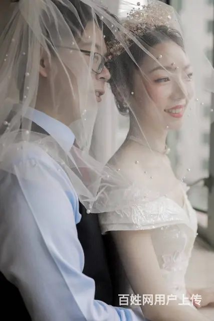 昆明结婚全天新娘化妆，送亲友妆，再送伴娘服 - 图片 1