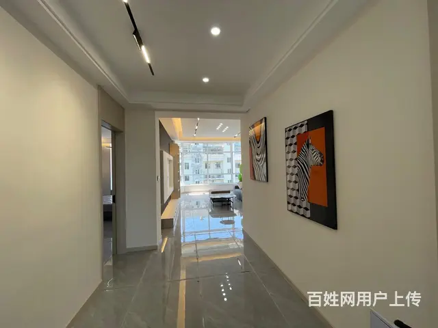 首付款10万，龙溪家园21楼137平，三室两厅两卫，精装 - 图片 1