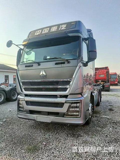22年3月重汽豪沃HOWO T7H 手动挡带液缓车 - 图片 1