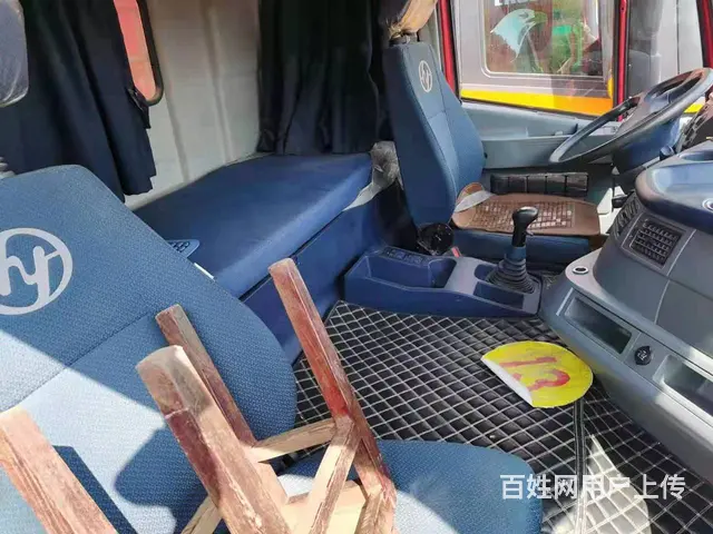 新进场两台后八轮自卸车350马力红岩杰狮5米8货厢 - 图片 12