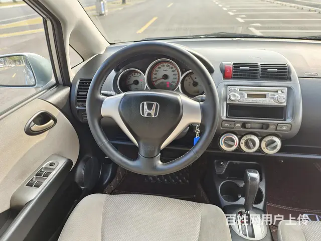 1.882万转05款一手本田飞度1.3自动波两厢豪华版 - 图片 9