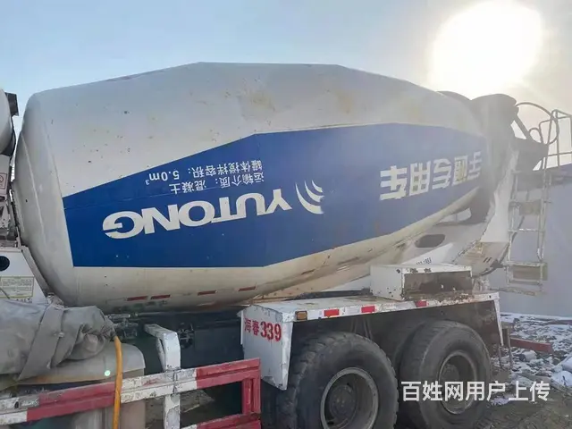 两台国四二手豪沃搅拌车 大14方 后八轮340马力 - 图片 4