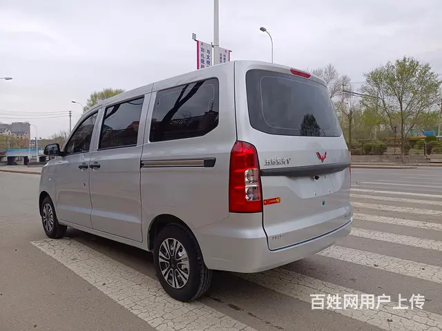 10个月五菱宏光V。5座 - 图片 3