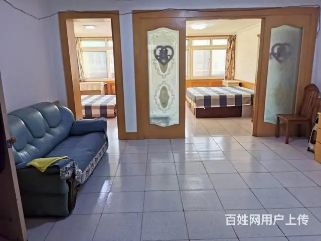 芝罘湾广场华茂小区附近三室一厅1200 - 图片 1
