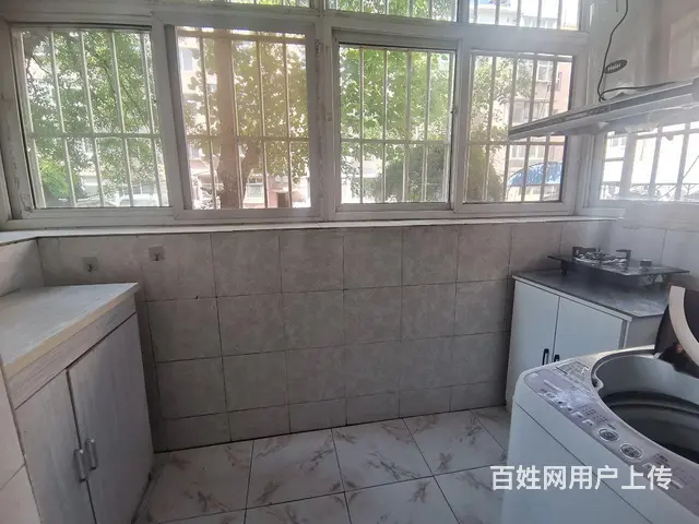珠江附近一楼45平，一室一厅月租900季度合同 - 图片 4