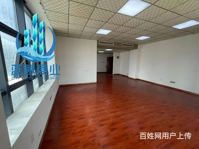 环球港与金龙湖之间100平高铁时代广场纯办公 - 图片 5