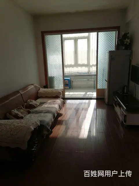 房屋出租，交通便利，学校医院市场 - 图片 1