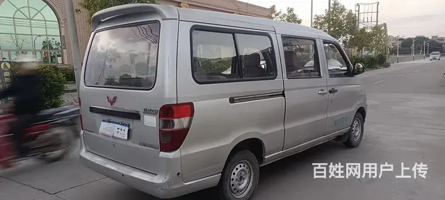 加长版五菱之光面包车 - 图片 7
