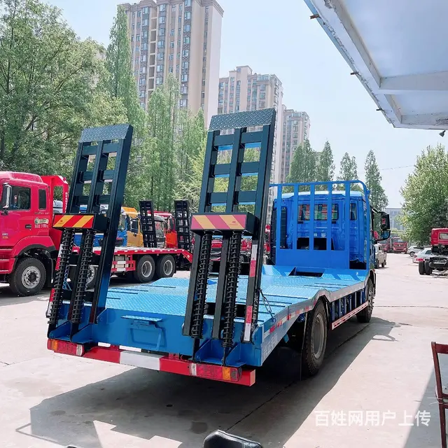 重汽豪沃TX单桥6米8低平板拖车 拉15吨挖机设备 - 图片 4