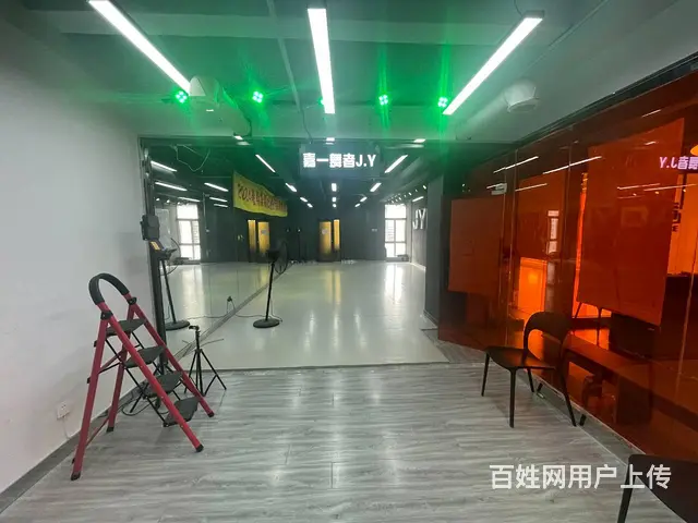 世纪大道地铁口铁投V领郡230平写字楼出租，精装修 - 图片 6