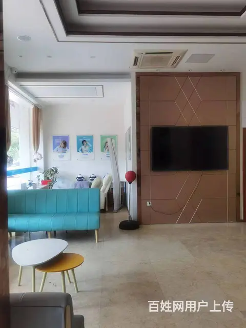 房东直租！城东路3间门面位于香格里拉花园大门对面！ - 图片 3