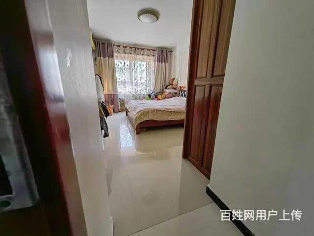 凯旋城精装3楼 三室两厅两卫，带车库车位 85万可贷款 - 图片 6