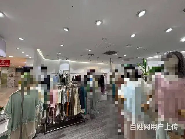同城推广丨市中心大型商场内营业中服装店转让，精装修 - 图片 2