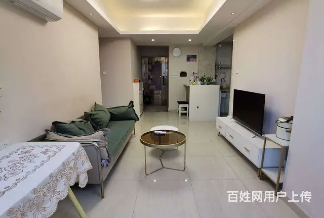 拱北关口龙城大厦电梯精装2房2厅出租，租价3400。近关口 - 图片 1