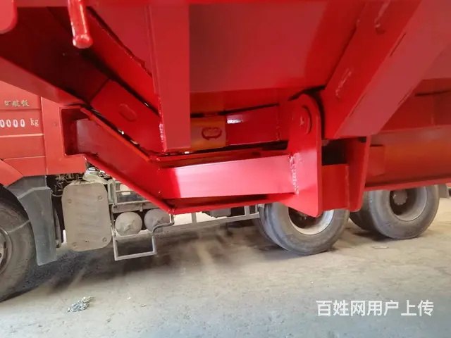 13米标箱侧翻！下卧20公分 - 图片 5