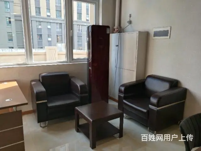 【都市时讯精品推荐】百大拓基鼎元学府服装店转让 - 图片 9