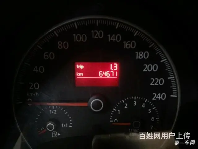 [昆明]大众甲壳虫掀背 2.0L 自动 墨橘豪华版 - 图片 5