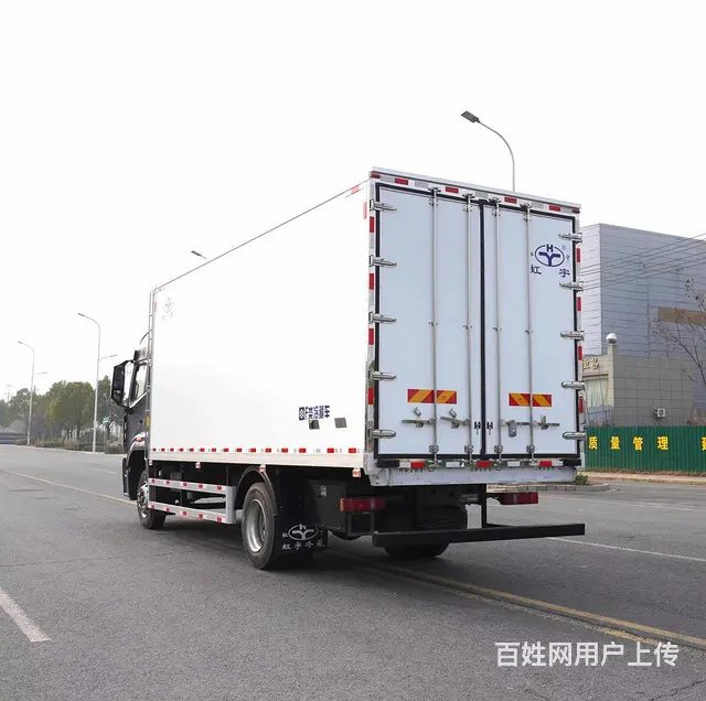 重汽6米8自动挡牛羊肉冷冻冷藏车可以拉多少吨冻货 - 图片 5