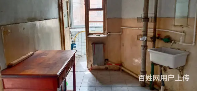 解放路二段 桥东附近2楼 简装 可洗澡 500每月 - 图片 6
