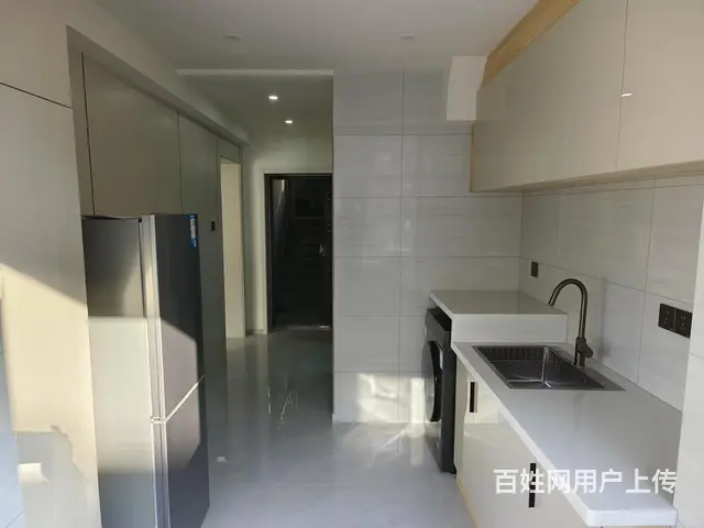 光明街二楼精装修！全新地热三层玻璃，全新家电空调滚筒洗衣机热 - 图片 2