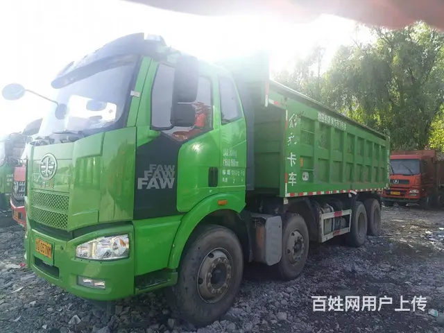 场地出售解放前四后八工程自卸车 - 图片 1