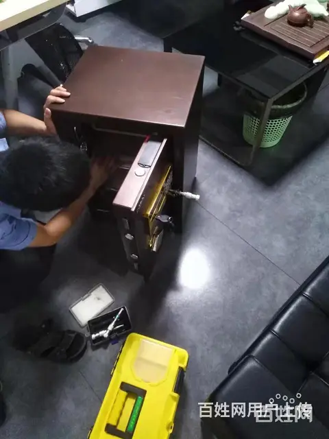 :@鲤城区配电动卷帘门遥控+开指纹密码锁 - 图片 3