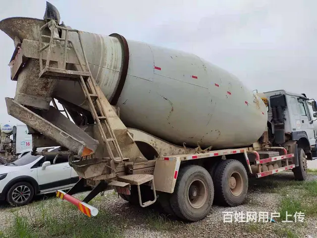 二手豪沃搅拌车 大14方搅拌车 340马力 后八轮 - 图片 6