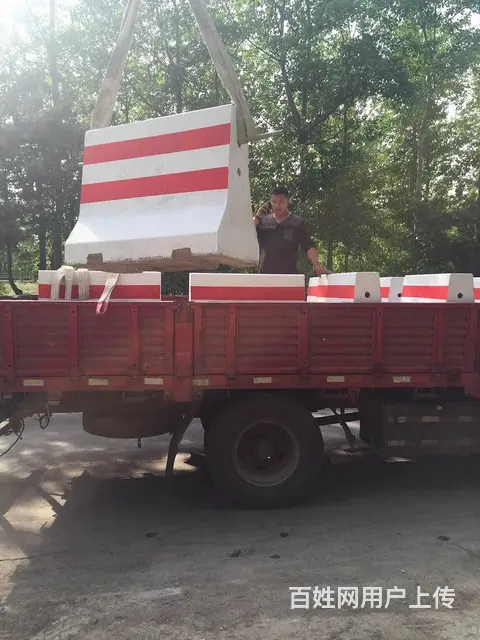 厂家大量批发交通设施水泥隔离墩 - 图片 8