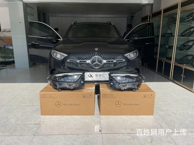 23款24款奔驰GLC升级原厂流星雨数字大灯展示 - 图片 1