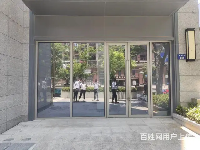 小区转角第二间沿街铺，开间8米，年租金15万回报率5个点 - 图片 1