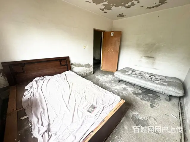 新地号，2楼2楼，南向，靠路边车站近，适合老年人居住，可贷款 - 图片 3
