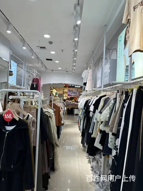 （51旺铺推荐）解放路步行街45平服装店转让 - 图片 3