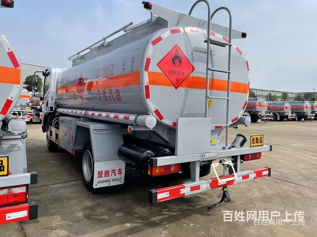 平顶山国六江淮8吨加油车原油油罐车厂家优惠现车多多 - 图片 1