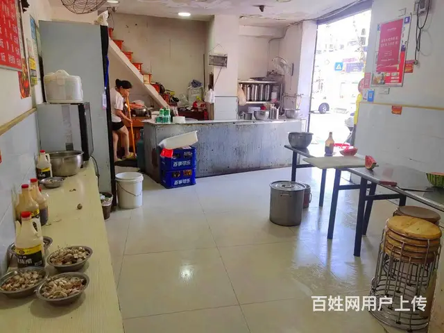 （猎铺网免费推荐）拉美步行街红绿灯路口50平面馆转让 - 图片 3