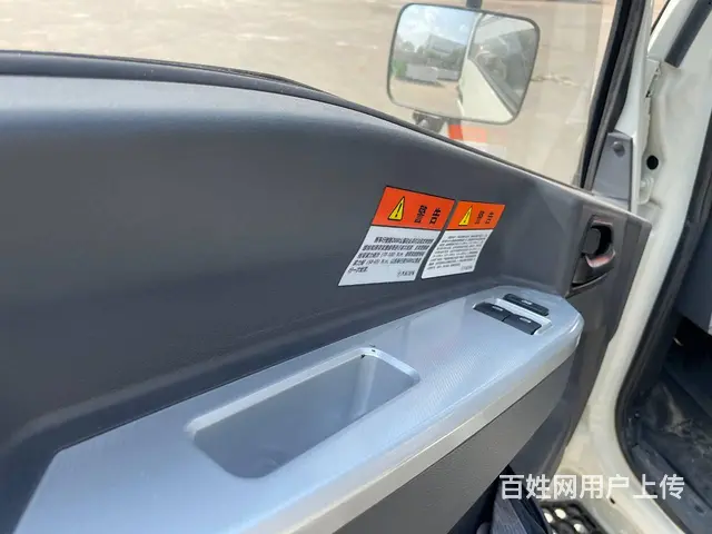 大运蓝牌10吨钩臂式垃圾车 车厢可卸式垃圾车包上户 - 图片 10